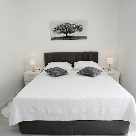 Apartman Marinela สปลิท ภายนอก รูปภาพ