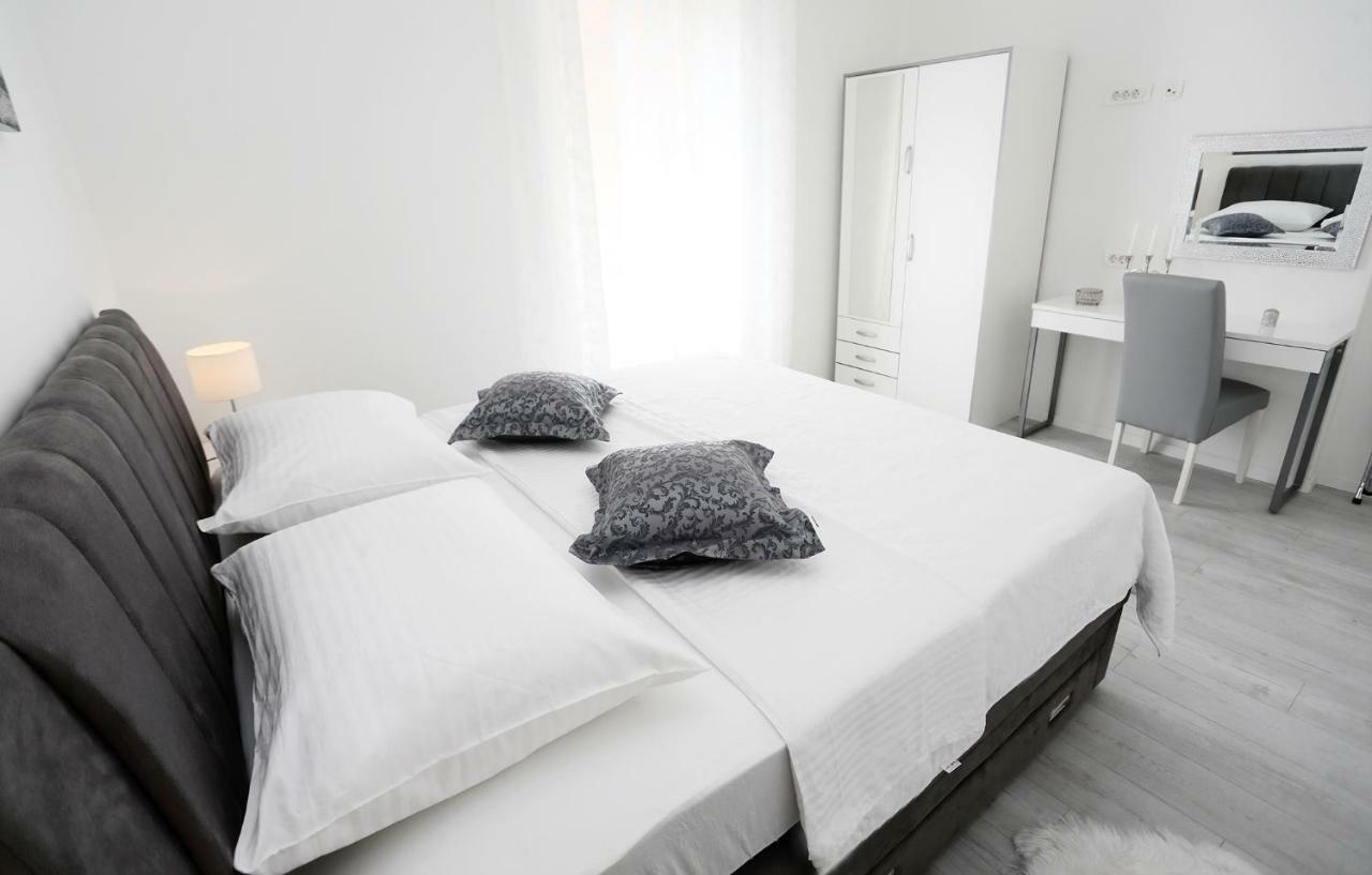 Apartman Marinela สปลิท ภายนอก รูปภาพ