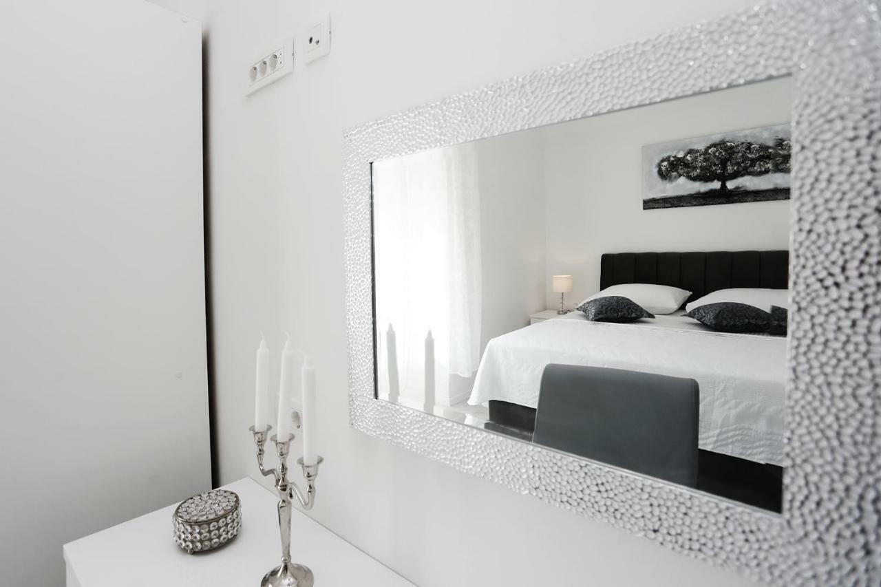 Apartman Marinela สปลิท ภายนอก รูปภาพ