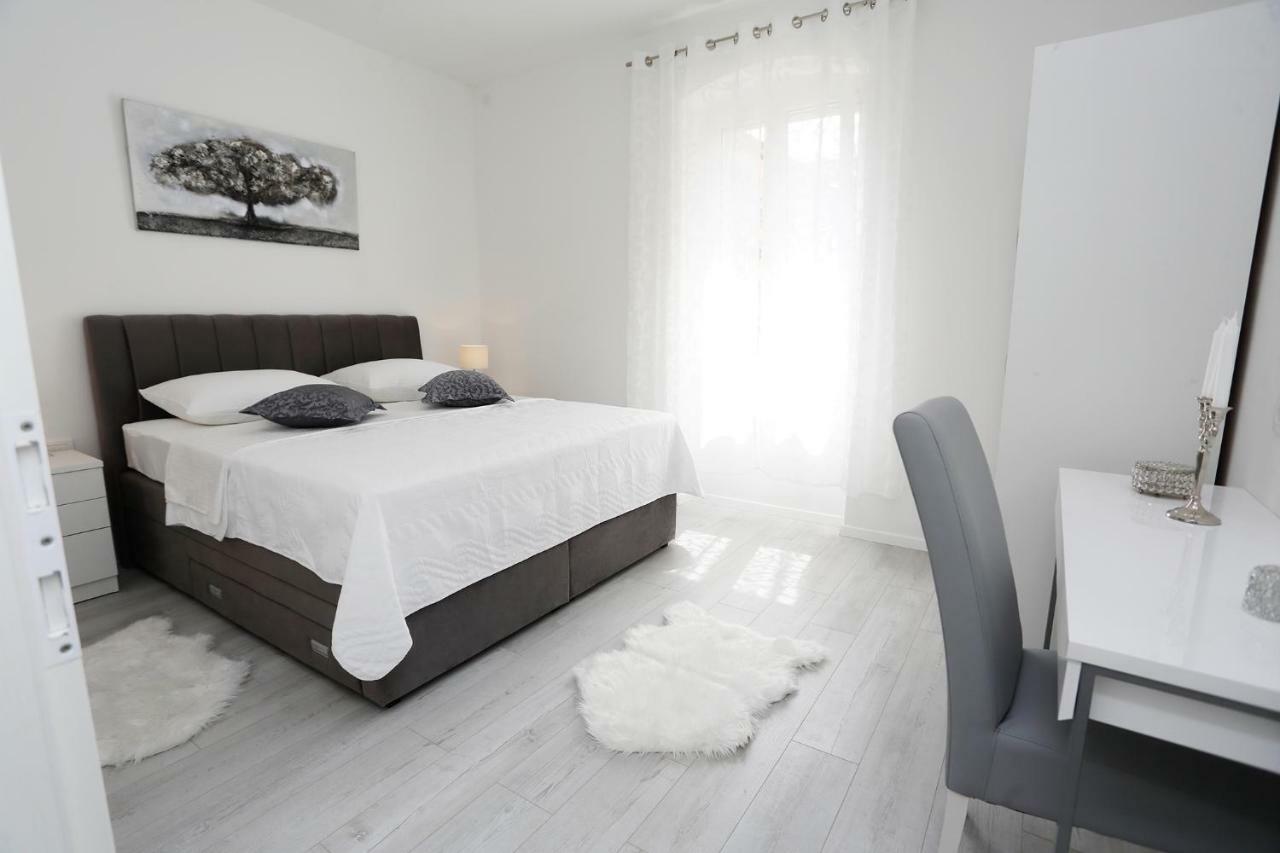 Apartman Marinela สปลิท ภายนอก รูปภาพ