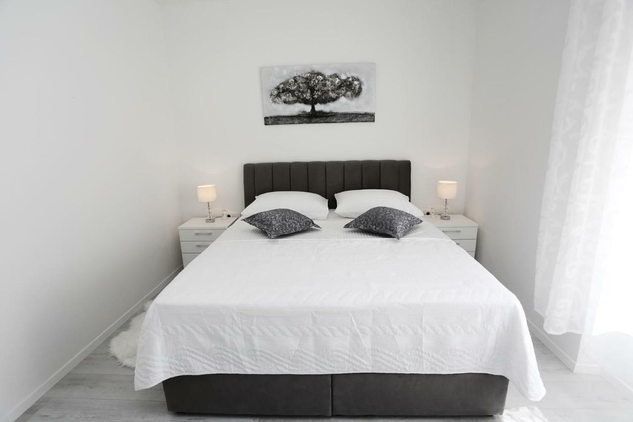 Apartman Marinela สปลิท ภายนอก รูปภาพ